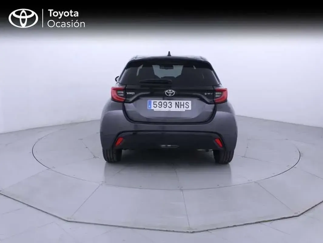 Nuevo Toyota Yaris Style 116 CV (85 kW) 2025 Gris Utilitario