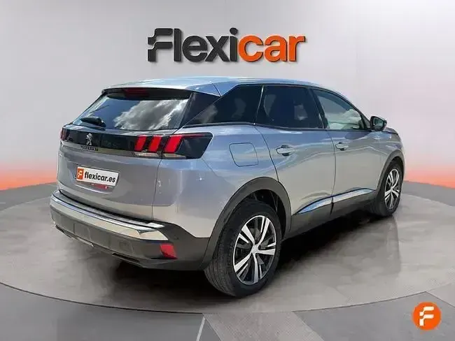 Usado Peugeot 3008 Allure 130 CV (95 kW) 2023 Gris SUV