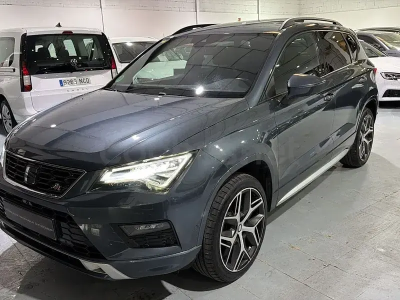 Usado Seat Ateca FR 150 CV (110 kW) 2018 Gris / plata SUV