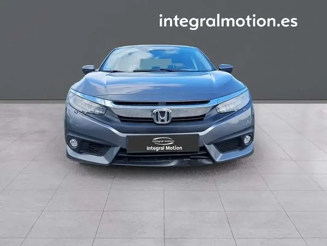 Usado Honda Civic Executive 182 CV (133 kW) 2017 Gris Berlina