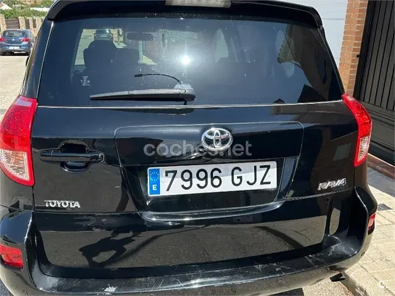 Usado Toyota RAV4 Sol 136 CV (100 kW) 2008 Negro SUV