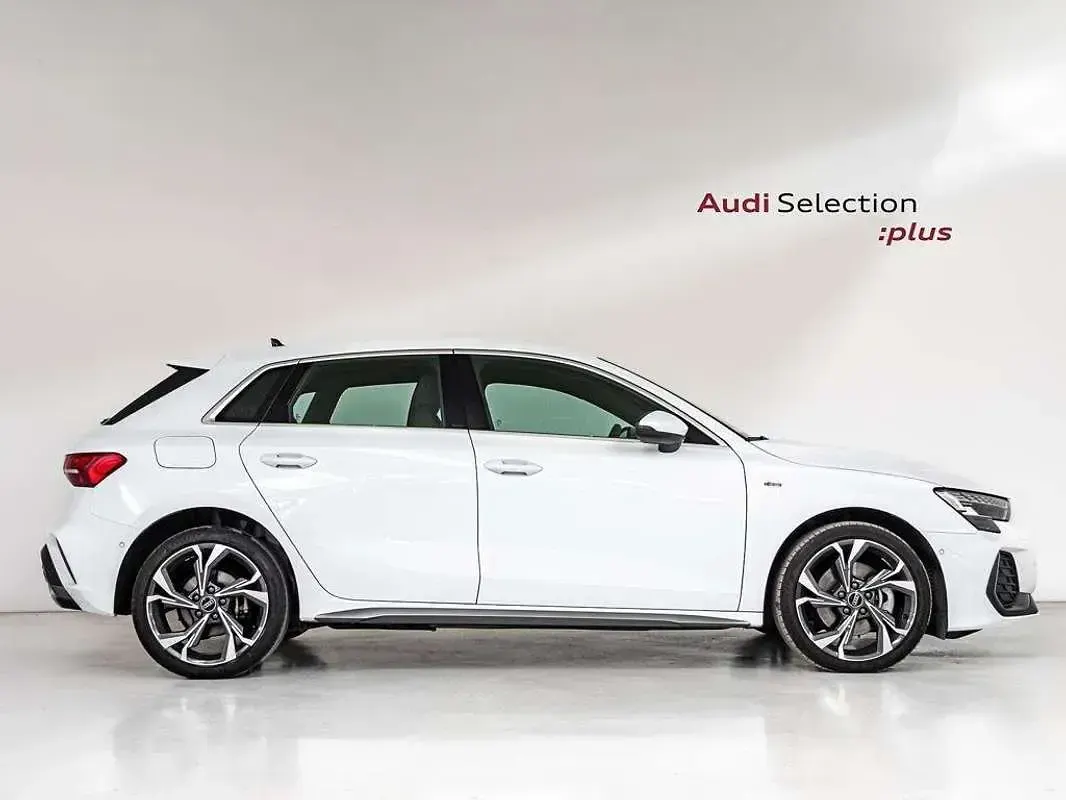 Usado Audi A3 Sportback e-tron S-Line 204 CV (150 kW) 2025 Blanco Utilitario
