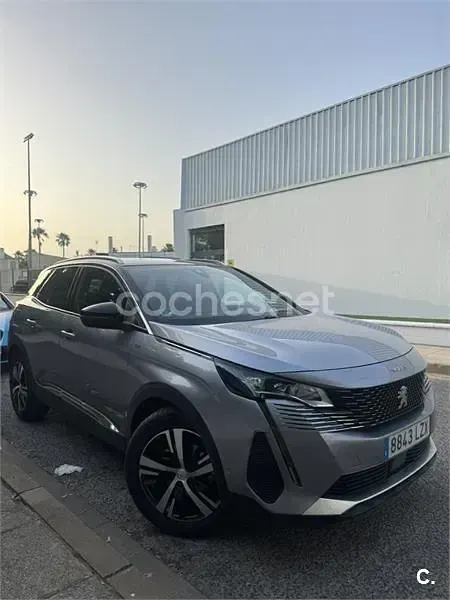 Usado Peugeot 3008 Allure 130 CV (95 kW) 2022 Gris / plata SUV
