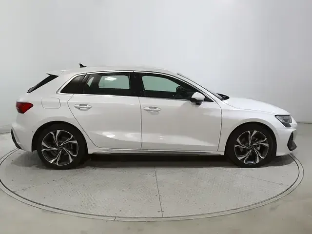 Usado Audi A3 e-tron S-Line 204 CV (150 kW) 2025 Blanco Utilitario