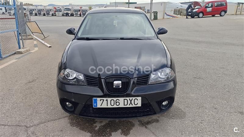 Usado Seat Ibiza 100 CV (73 kW) 2006 Negro Utilitario