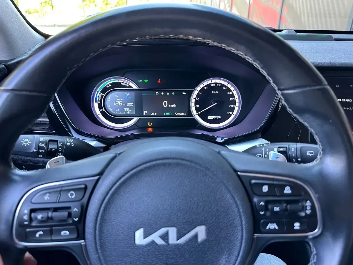 Usado Kia Niro 141 CV (103 kW) 2022 Gris SUV