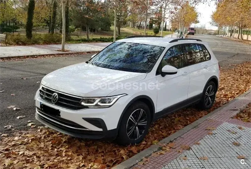 Usado VW Tiguan Life 150 CV (110 kW) 2021 Blanco SUV