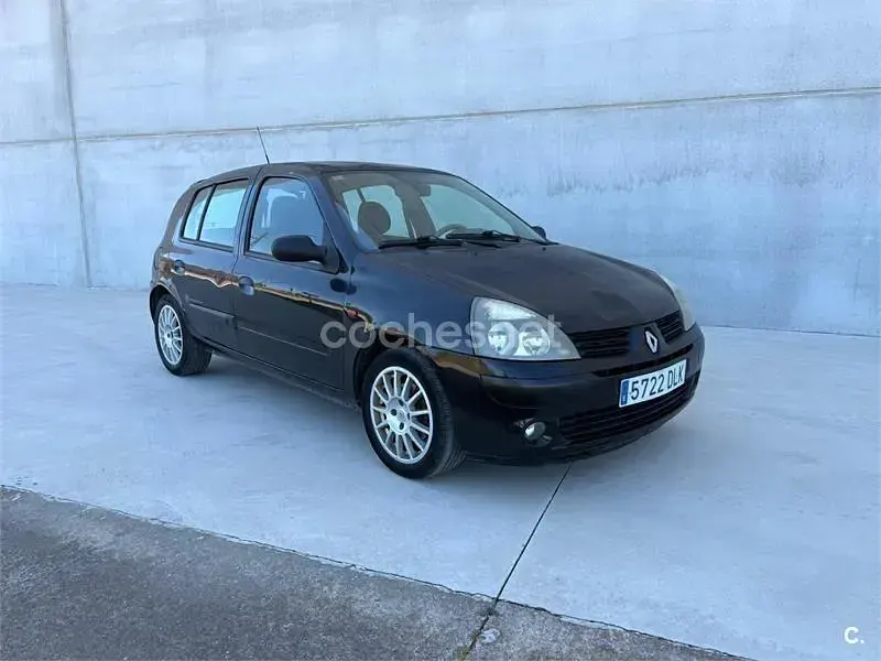 Usado Renault Clio II Authentique 80 CV (58 kW) 2005 Negro Berlina
