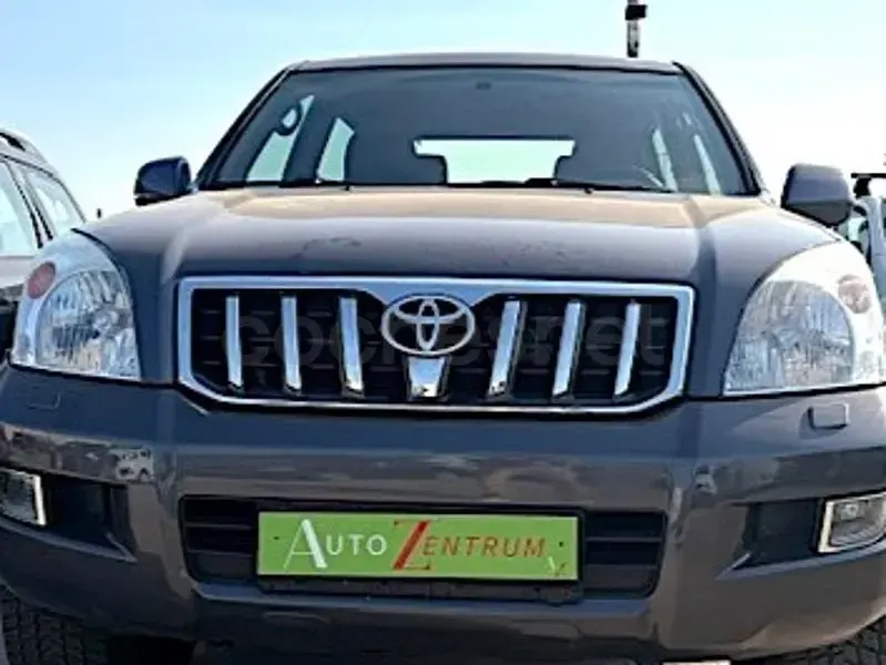 Usado Toyota Land Cruiser 173 CV (127 kW) 2008 Gris / plata SUV