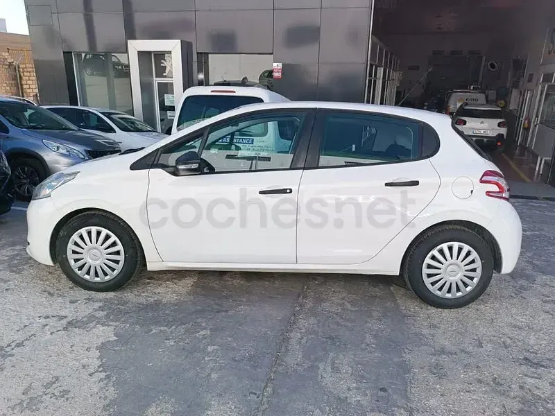 Usado Peugeot 208 Business-Line 68 CV (50 kW) 2014 Blanco Utilitario