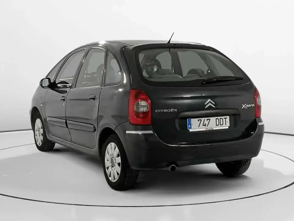 Käytetty Citroën Xsara Exclusive 90 HP (66 kW) 2004 Harmaa