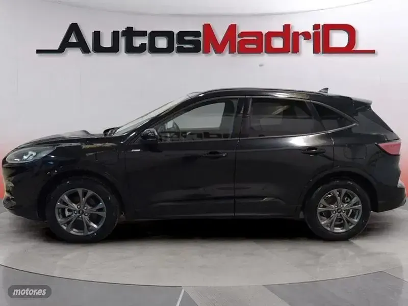 Usado Ford Kuga ST-Line 225 CV (165 kW) 2023 Negro SUV