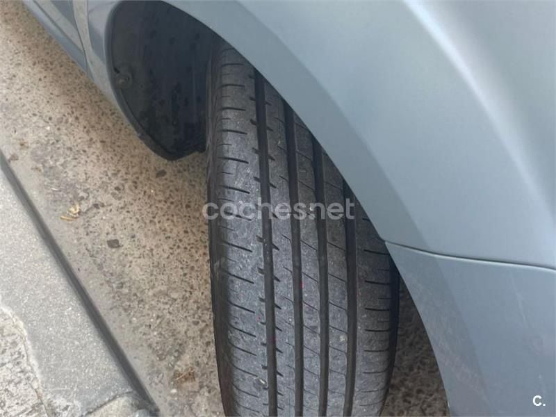 Azul Usado 2006 Ford Focus Trend Berlina | 2400 € (Buen precio) - Imagen 1/4