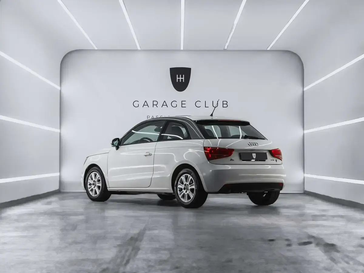 Usado Audi A1 Attraction 86 CV (63 kW) 2011 Blanco Utilitario