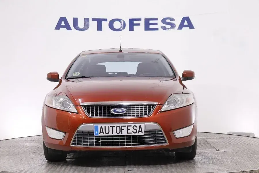 Usado Ford Mondeo Trend 140 CV (102 kW) 2008 Granate
