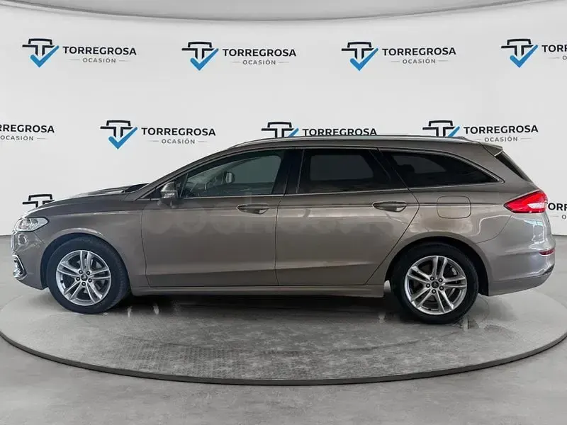 Usado Ford Mondeo Titanium 150 CV (110 kW) 2019 Beige Familiar
