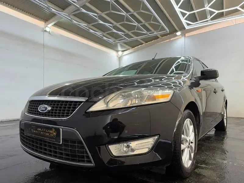 Usado Ford Mondeo Ambiente 125 CV (91 kW) 2009 Negro Berlina