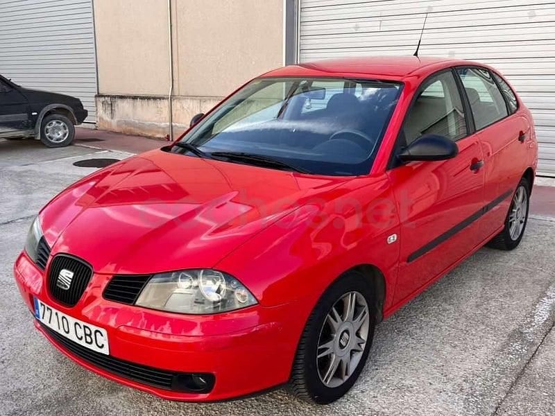 Usado Seat Ibiza Fresh 100 CV (73 kW) 2004 Rojo Utilitario