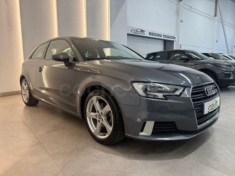 Usado Audi A3 110 CV (80 kW) 2017 Gris / plata Berlina