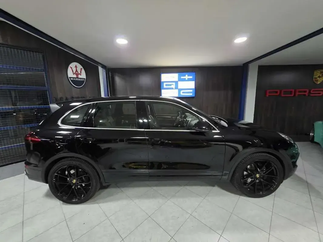 Usado Porsche Cayenne Diesel 262 CV (192 kW) 2015 Negro SUV