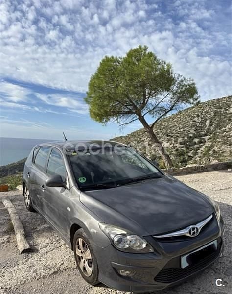 Usado Hyundai i30 Classic 109 CV (80 kW) 2009 Gris / plata Berlina