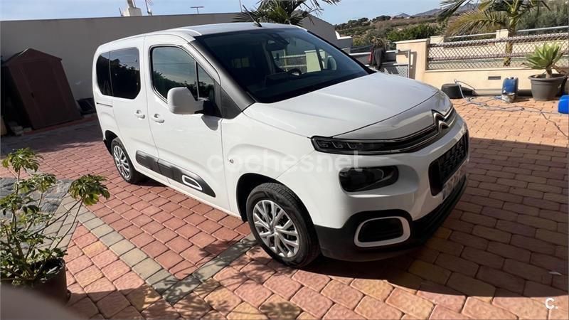 Usado Citroën Berlingo Feel 130 CV (95 kW) 2019 Blanco Monovolumen