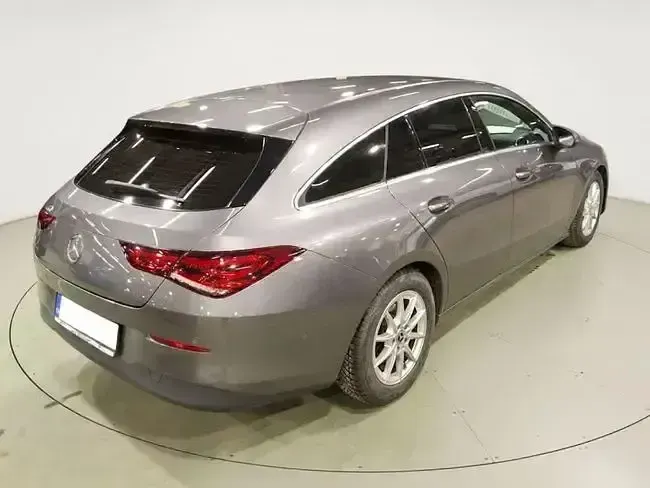 Usado Mercedes CLA200 Business 150 CV (110 kW) 2021 Gris Coupe