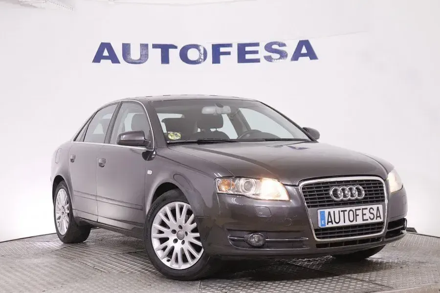 Usado Audi A4 140 CV (102 kW) 2007 Negro metalizado Berlina