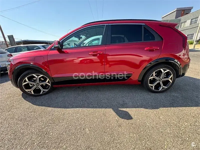 Usado Kia Niro 183 CV (134 kW) 2023 Rojo SUV