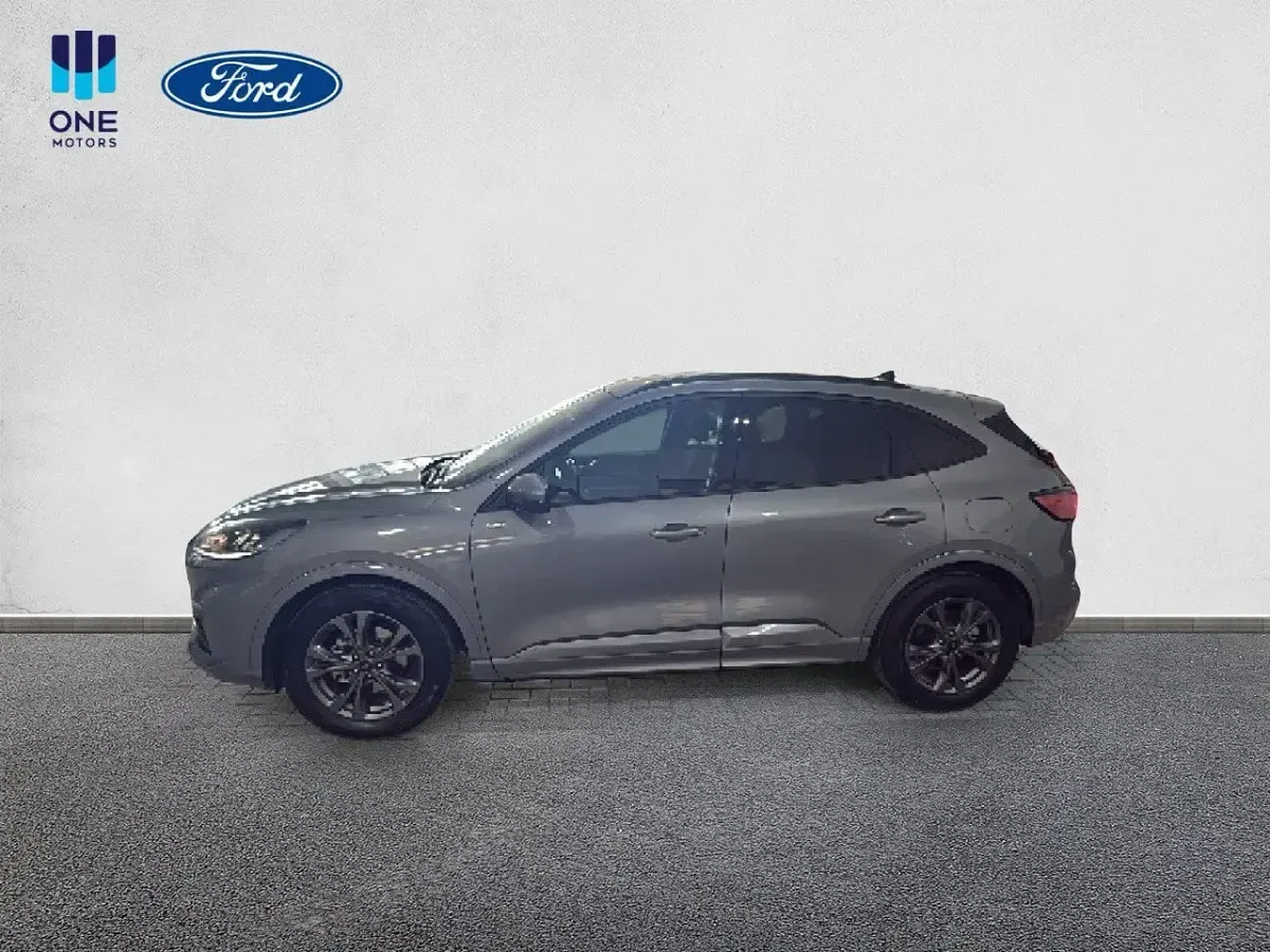 Usado Ford Kuga ST-Line 190 CV (139 kW) 2024 Plata solar (metalizado) SUV