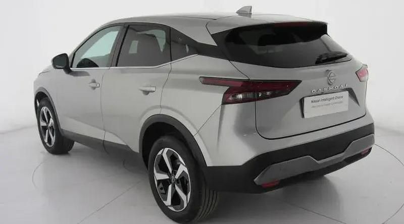 Usado Nissan Qashqai N-Connecta 140 CV (102 kW) 2024 Plata diamante SUV