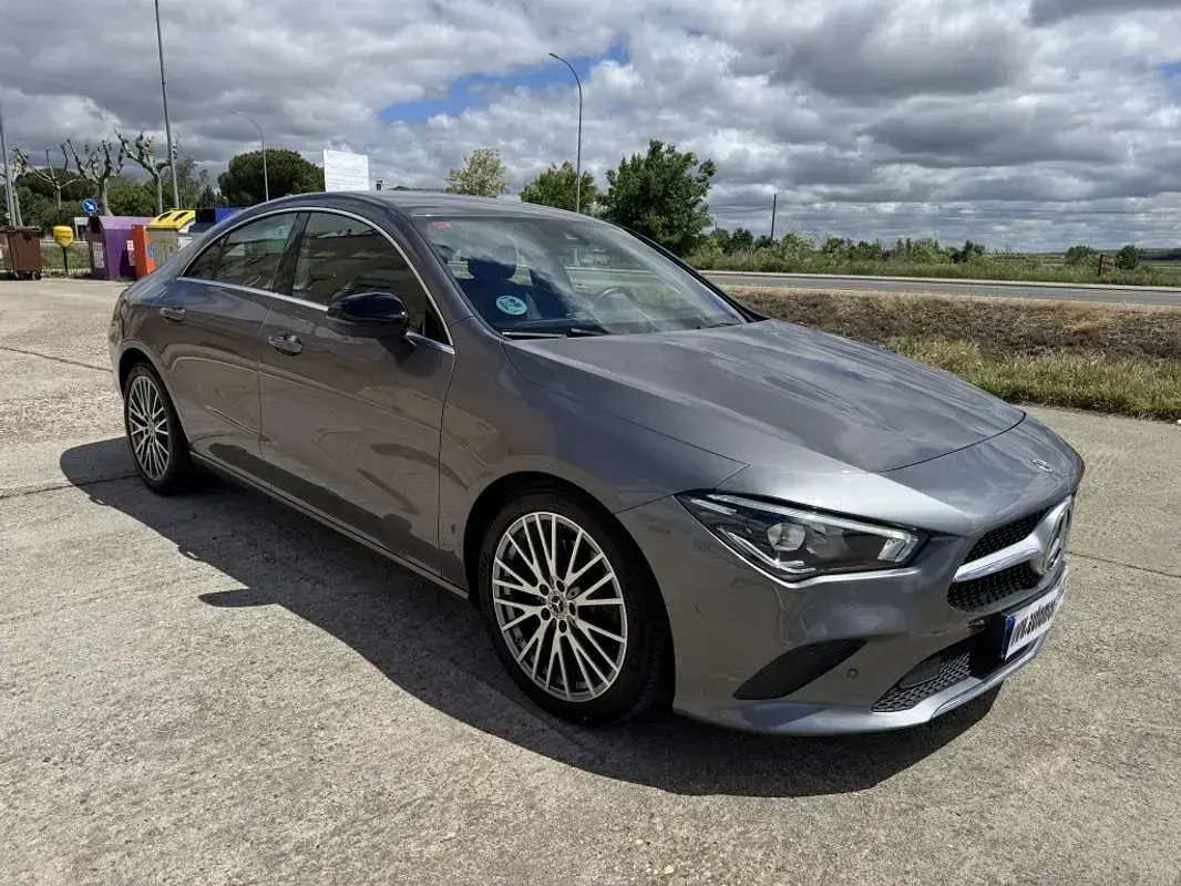 Usado Mercedes CLA220 190 CV (139 kW) 2021 Gris Berlina