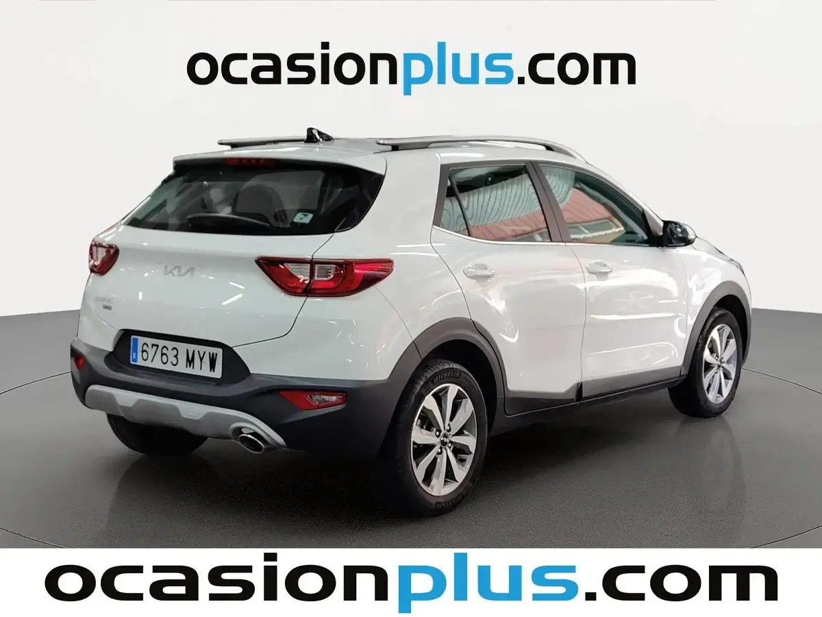 Usado Kia Stonic 100 CV (73 kW) 2025 Blanco SUV