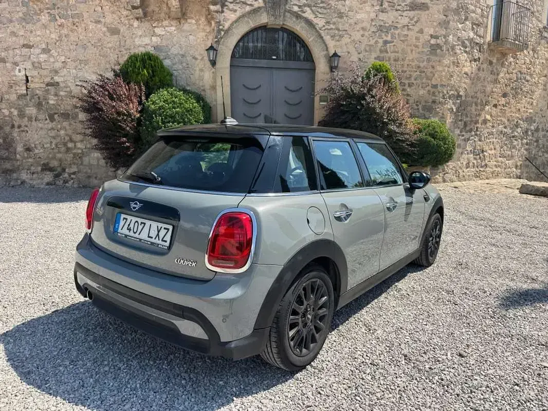 Usado Mini Cooper 136 CV (100 kW) 2022 Gris Utilitario