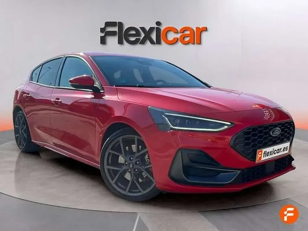 Usado Ford Focus ST 280 CV (205 kW) 2025 Rojo Utilitario