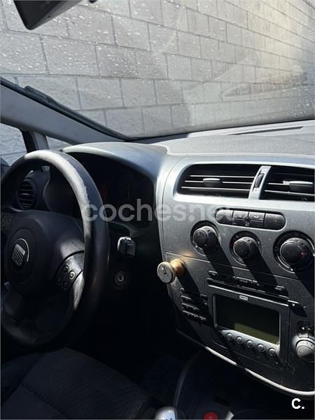 Usado Seat Leon Stylance 102 CV (75 kW) 2008 Gris / plata Utilitario