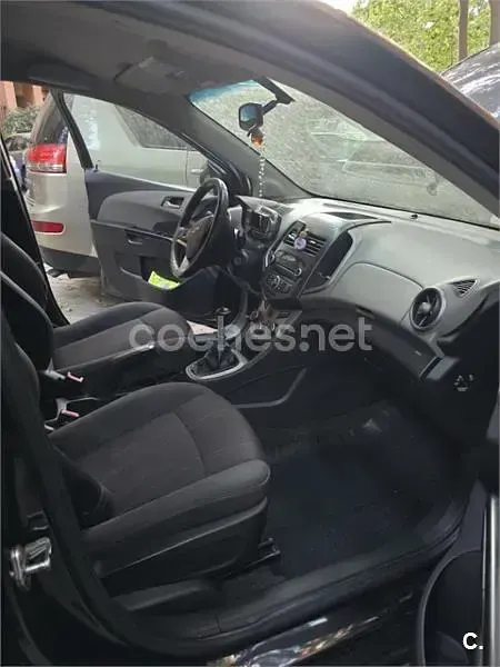 Usado Chevrolet Aveo LTZ 95 CV (69 kW) 2011 Negro Berlina