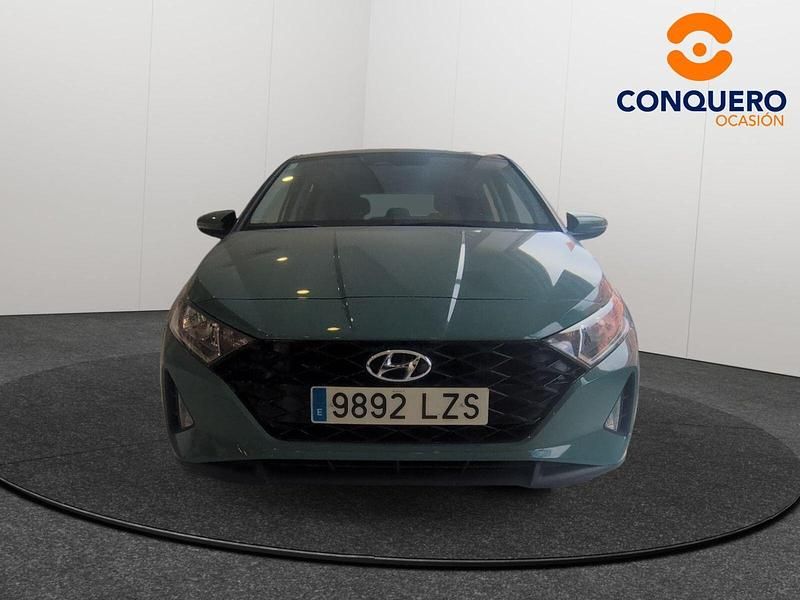 Usado Hyundai i20 101 CV (74 kW) 2022 Verde Berlina