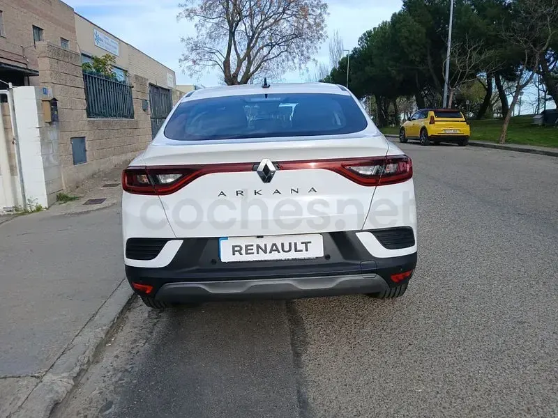 Usado Renault Arkana Intens 140 CV (102 kW) 2022 Blanco SUV
