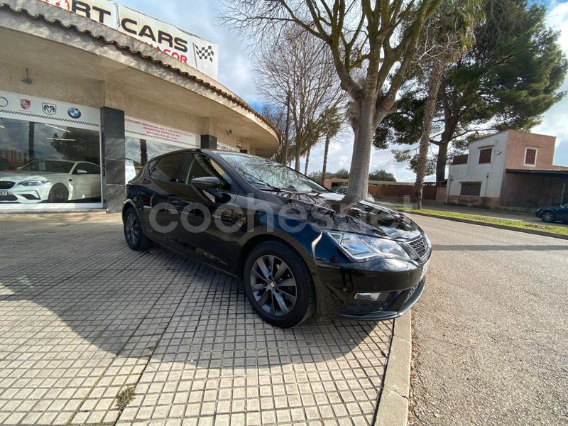 Usado Seat Leon Style 115 CV (84 kW) 2020 Negro Berlina