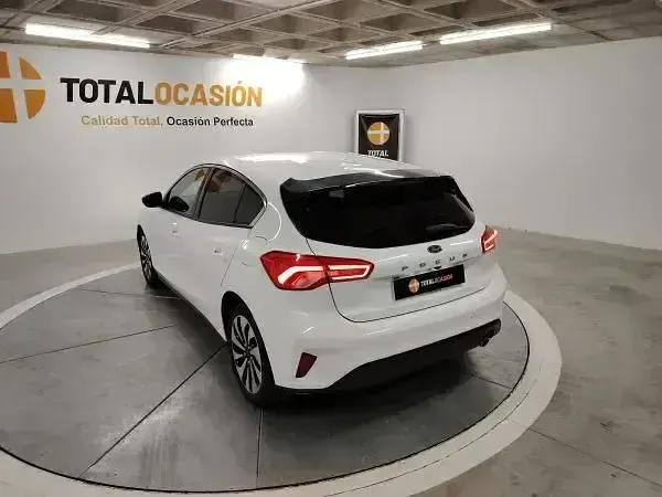 Usado Ford Focus Titanium 125 CV (91 kW) 2019 Blanco Berlina