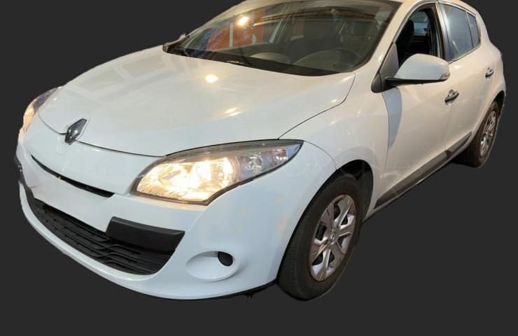 Usado Renault Mégane III 100 CV (73 kW) 2011 Blanco