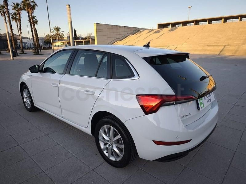 Usado Skoda Scala Ambition 116 CV (85 kW) 2020 Blanco Utilitario