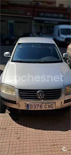 Gris / plata Usado 2004 VW Passat Advance Berlina | 3000 € (Precio justo) - Imagen 1/4