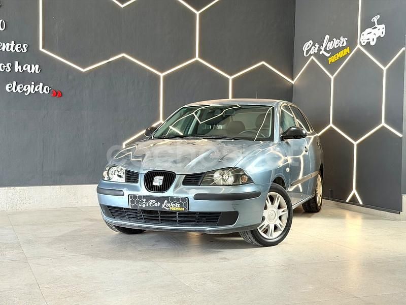 Usado Seat Ibiza Reference 100 CV (73 kW) 2005 Gris / plata Berlina