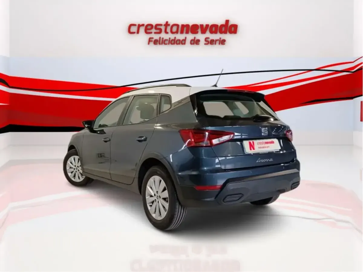 Usado Seat Arona Style 110 CV (80 kW) 2024 Gris SUV