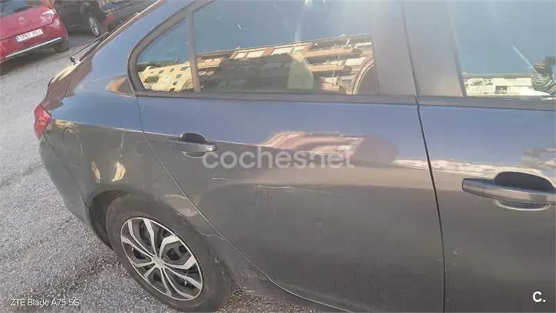 Usado Opel Insignia Edition 110 CV (80 kW) 2011 Gris / plata Berlina
