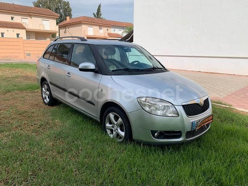 Gris / plata Usado 2009 Skoda Fabia Style Utilitario | 3499 € (Precio justo) - Imagen 1/4