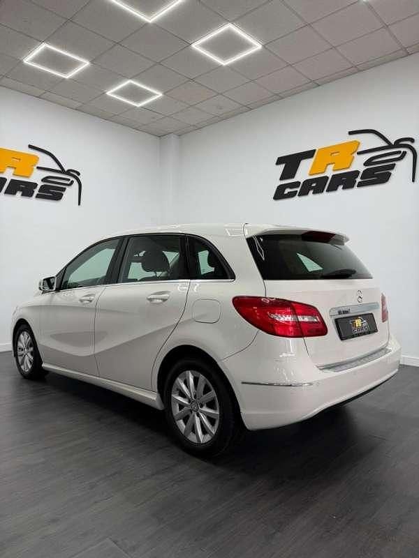 Usado Mercedes B180 109 CV (80 kW) 2014 Blanco Monovolumen