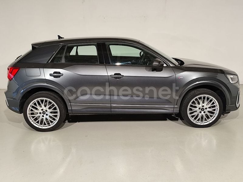 Usado Audi Q2 116 CV (85 kW) 2024 Gris / plata SUV